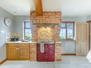 Dishwasher - 3 bedroom accommodation in Shipton-Under-Wychwood (Shipton-Under-Wychwood)