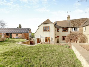 Exterior - 3 bedroom accommodation in Shipton-Under-Wychwood (Shipton-Under-Wychwood)