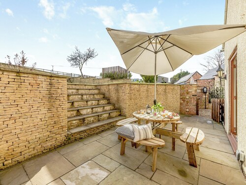 3 bedroom accommodation in Shipton-Under-Wychwood