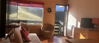Cocooning studio you will enjoy the breathtaking view of the mountains