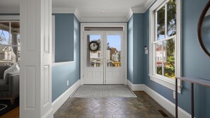 Interior - 6 King Beds <> A Palatial Suite Xcape (Alexandria)