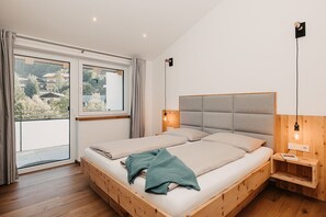 2 多间卧室、办公桌、旅行婴儿床、免费 WiFi