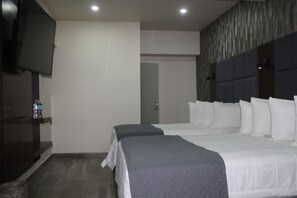 Deluxe Double Room | Individually decorated, individually furnished, free WiFi, bed sheets - MISION 11 (Tijuana)