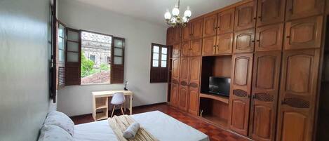 1 chambre, bureau, fer et planche à repasser, Wi-Fi gratuit