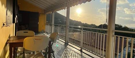 屋外ダイニングエリア