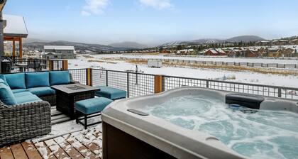 Luxury Villa 108 I Private Hot Tub I Great Views I Best Price I Discounted Attractions