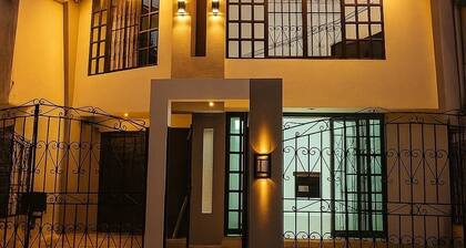 Exc. ubicación sur cali cerca Clínicas de estética, C comerciales. Restaurantes