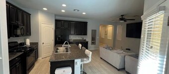 Beautiful Summerlin 4-Bedroom Home with community Pool