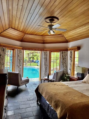 3 habitaciones, escritorio, tabla de planchar con plancha y wifi gratis