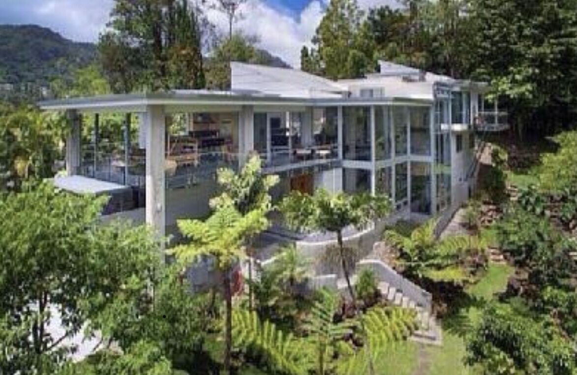 Most Contemporary Estate in the heart of Honolulu Luxury Living 