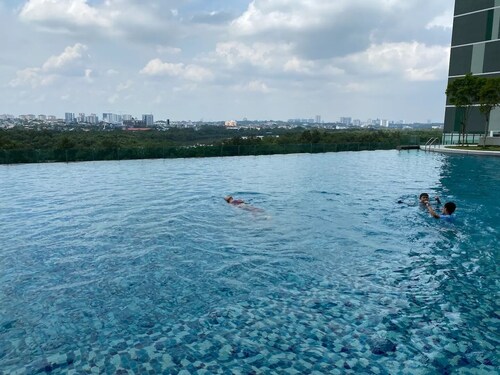 NestHome JB City (Pool view) 3 bedroom suites