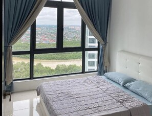 3 bedrooms, iron/ironing board, free WiFi, bed sheets