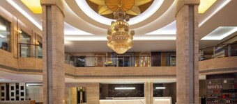 Ramada Hotel Zhangjiajie (Tianmen Mountain Cable Car Station)