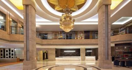 Ramada Hotel Zhangjiajie (Tianmen Mountain Cable Car Station)