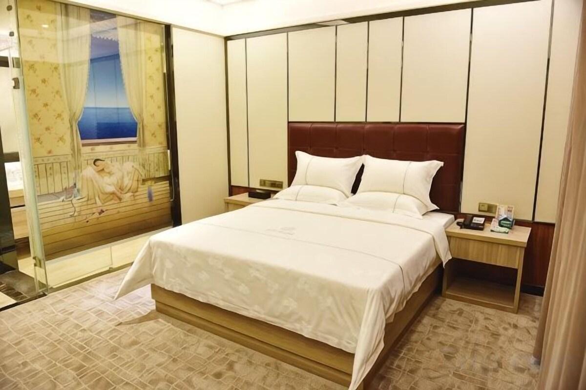 Deluxe Single Room