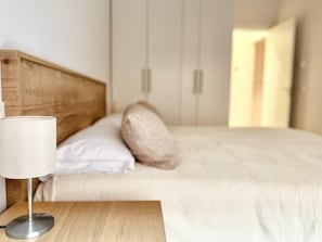 1 chambre, fer et planche à repasser, accès Internet, draps fournis