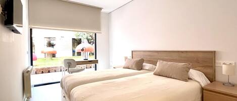 1 bedroom, iron/ironing board, internet, bed sheets