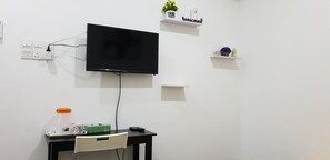 Deluxe Double Room | Free WiFi - Homestay55 (Masai)