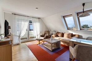 TV - Holiday Apartment "Haus Liberty 1" with Balcony and Wi-Fi (Büsum)