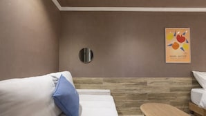 Deluxe Room(Bathtub, Lounge Furniture included) | 高級寢具、羽絨被、舒適加層、書桌