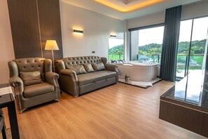 Executive Studio Suite | Bathroom