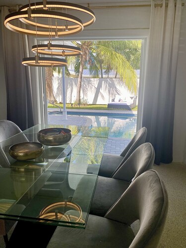 A Pool,3 Kings MidCentury Modern 