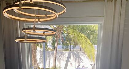 A Pool,3 Kings MidCentury Modern