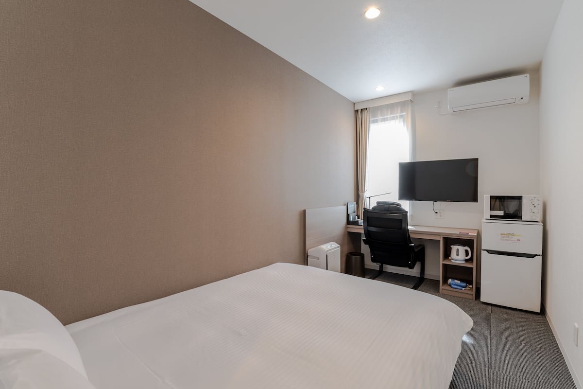 Habitación doble estándar, para no fumadores (check-in is not available after 11PM) | Wifi gratis y ropa de cama