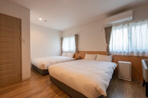 Habitació amb dos llits individuals Deluxe, no fumadors (check-in is not available after 11PM) | Wifi gratuïta i roba de llit 