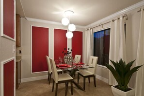 公寓式客房, 2 间卧室 | 客房内用餐