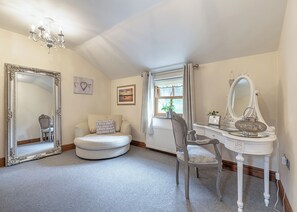 Unclassified image, 5 of 17, button