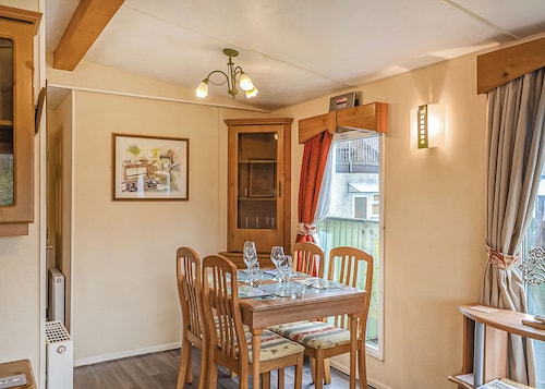 Traditional yet comfortable caravan with one double and one twin.