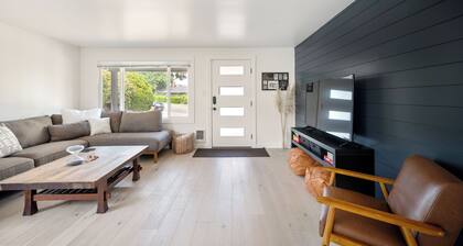 Charming North Tacoma Home – 2 Bedrooms, WiFi & More