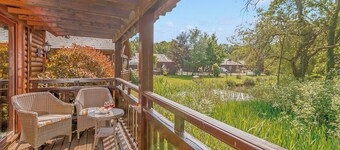 Falkner Watersedge Lodge