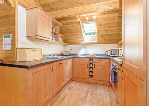 Oven - Falkner Watersedge Lodge (Tilford, Farnham)