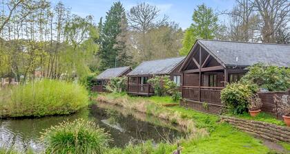 Falkner Watersedge Lodge