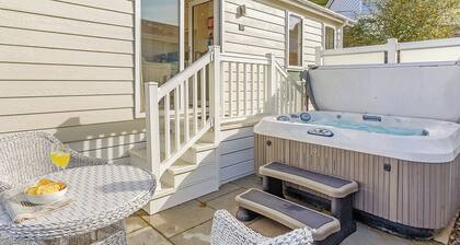 Boutique style beach hut ideal for romantic getaways for all occasions.