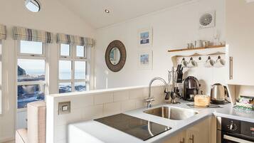 Fridge, oven, stovetop, toaster