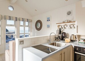 Oven - Driftwood Beach Cabin (Hele Bay, Ilfracombe)