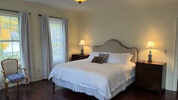 6 bedrooms, iron/ironing board, free WiFi, bed sheets