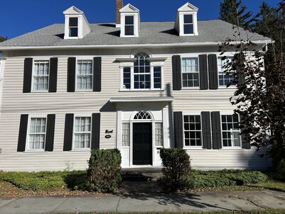 Historical Home in downtown Homer 