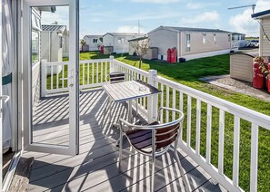 Outdoor dining - Modern and contemporary 12ft-wide caravan with two twin. (Bleadon, Weston-Super-Mare)