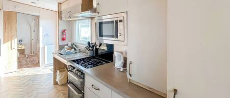 Fridge, oven, stovetop, toaster