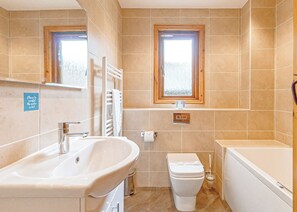 Bathroom - 1 bedroom accommodation in Tilford, Farnham (Tilford, Farnham)