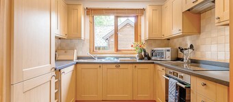3 bedroom accommodation in Tilford, Farnham