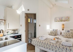 Room - Driftwood Premier Sea View Cabin (Hele Bay, Ilfracombe)