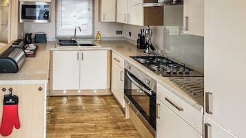 Fridge, oven, stovetop, toaster