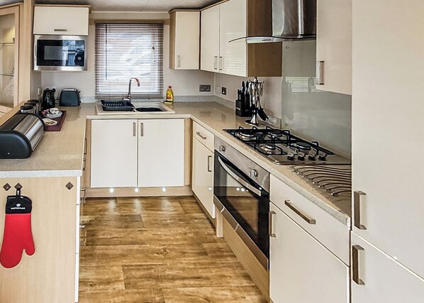 Fridge, oven, stovetop, toaster