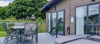 Chestnut Lodge (P/F) VIP