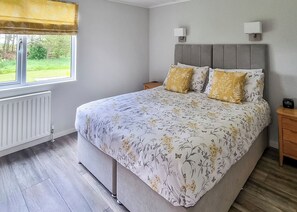 3 bedrooms - Chestnut Lodge (P/F) VIP (Knitsley)